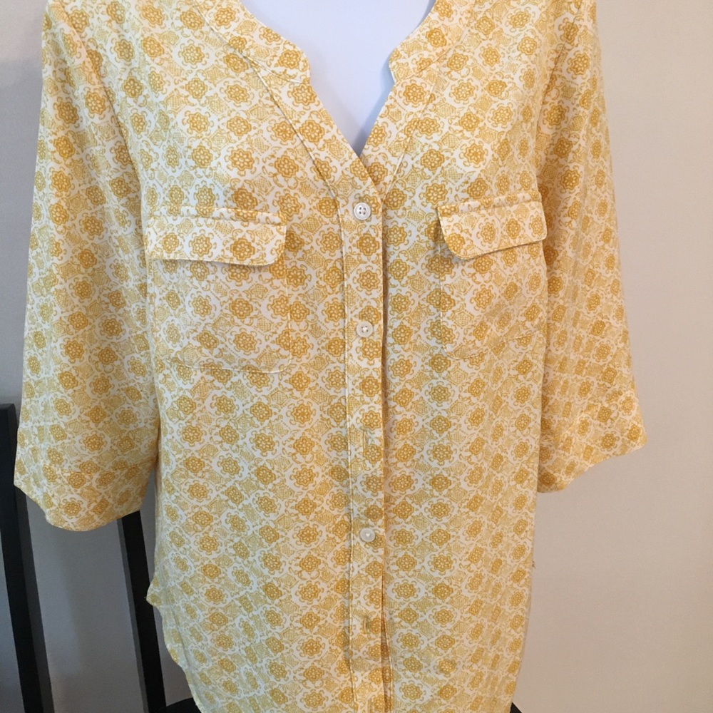 Cream and Yellow 3/4 Sleeve Buttoned Blouse with Notched Collar